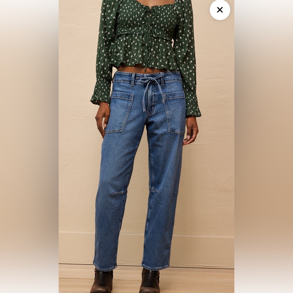 American Eagle stretch barrel jeans